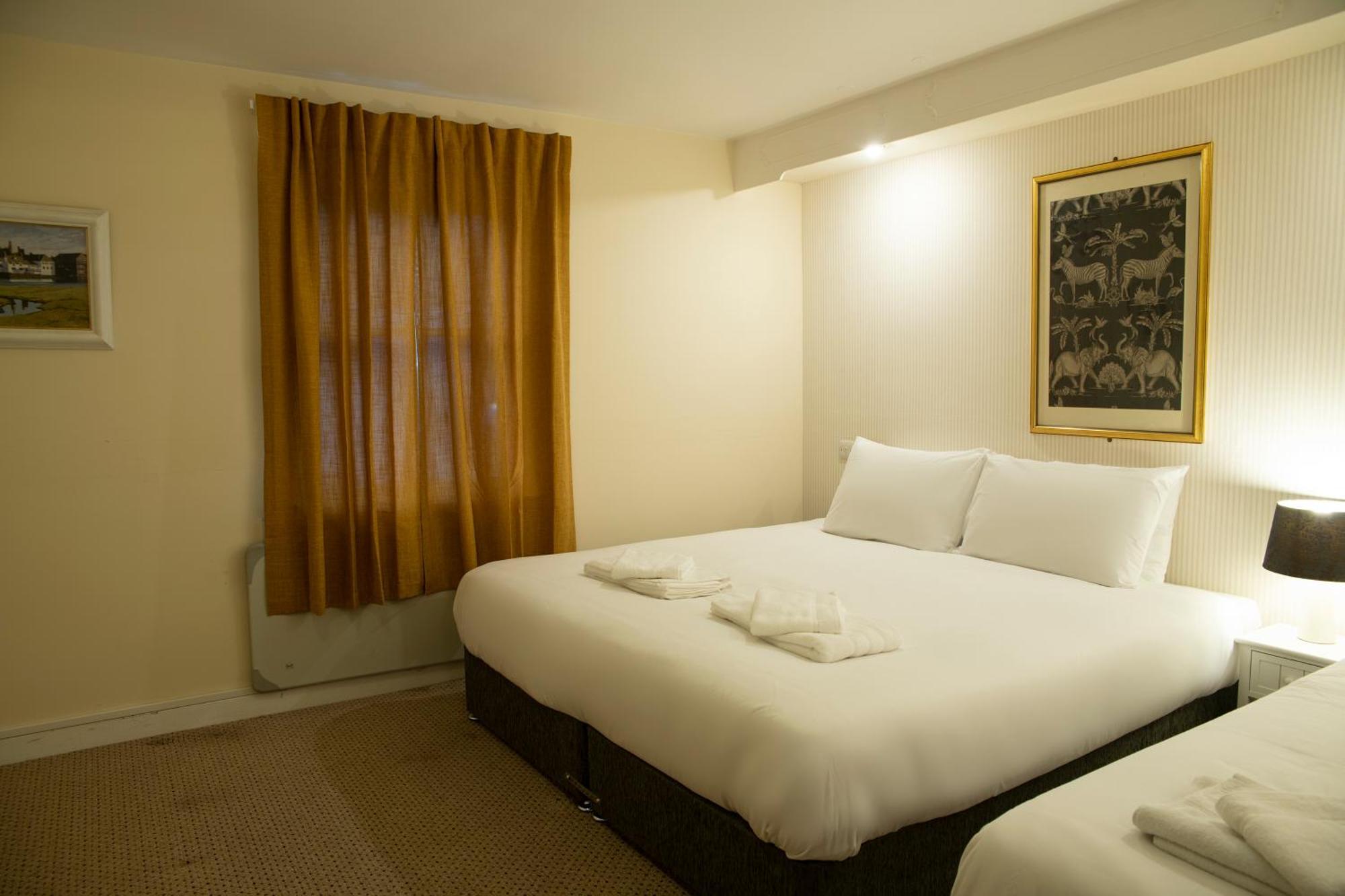 Douglas Arms Hotel 캐슬더글러스 객실 사진